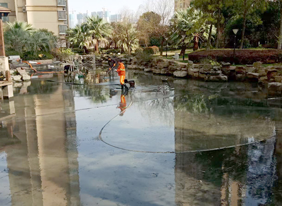 驿城景观池淤泥清理