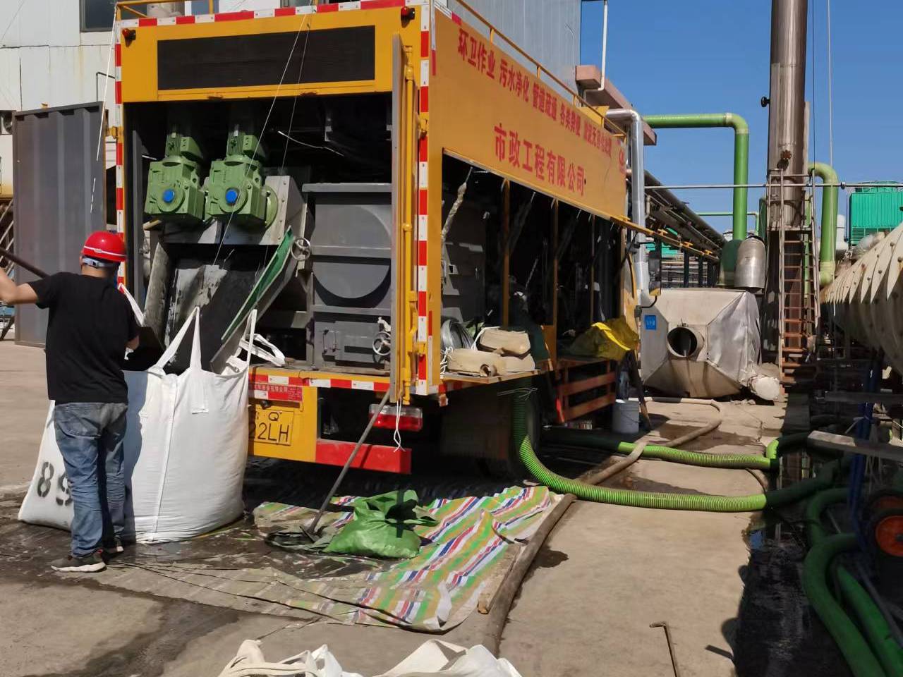 驿城淤泥压干处理